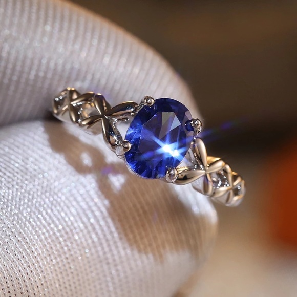New Women’s 925 Silver Blue Sapphire Ring - Picture 2 of 5